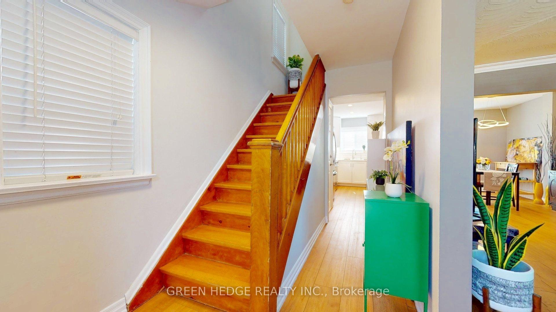 Photo 10 of 66 Cliff Street, Toronto, Rockcliffe-Smythe — HOMEH