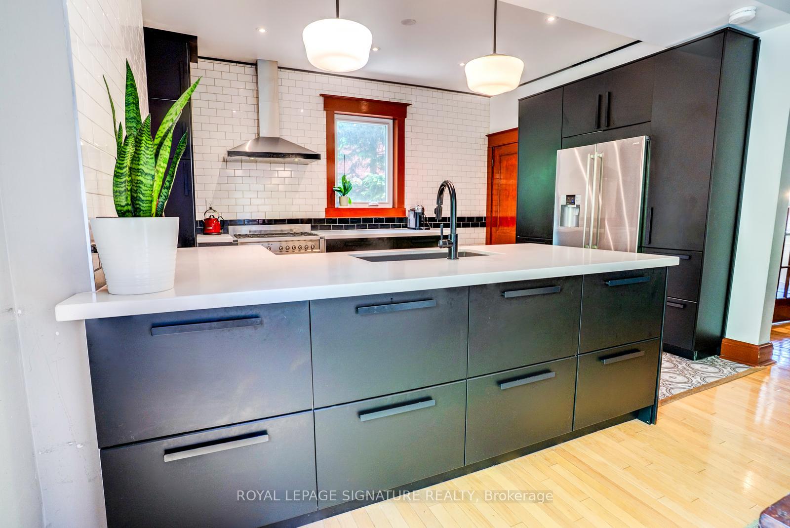 Photo 11 of 50 Rosedale Avenue W, Brampton, Downtown Brampton — HOMEH