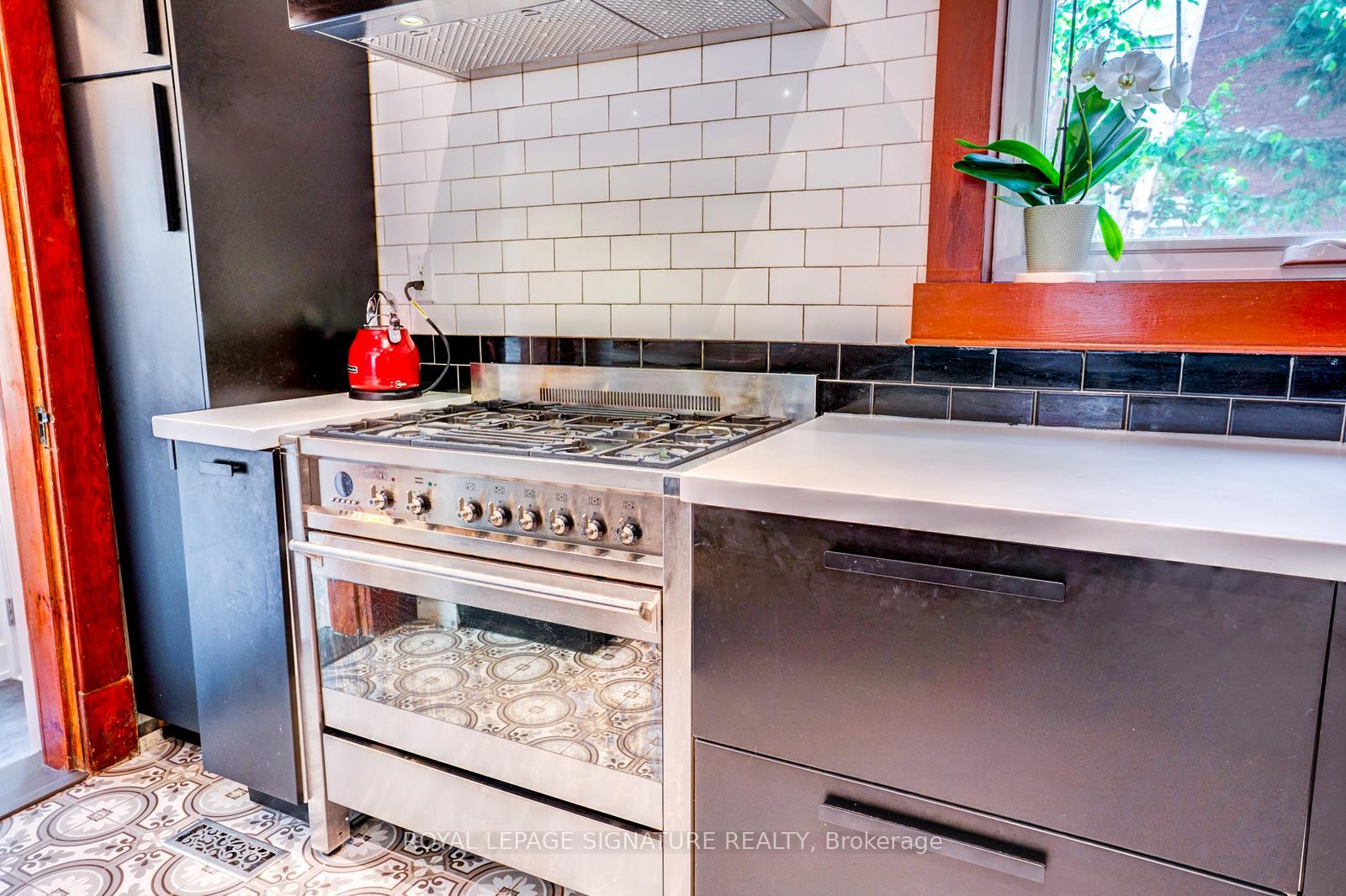 Photo 14 of 50 Rosedale Avenue W, Brampton, Downtown Brampton — HOMEH