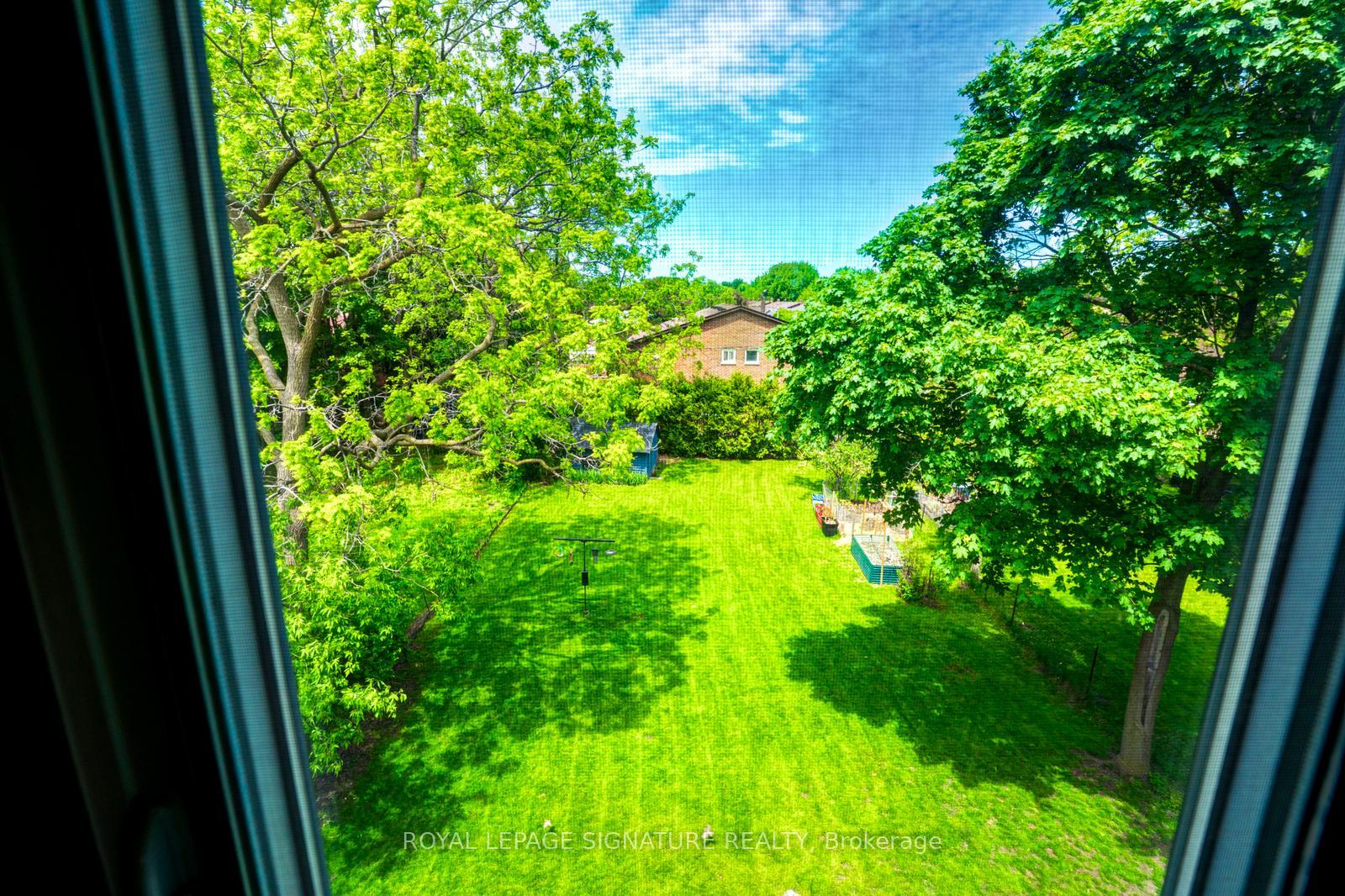 Photo 23 of 50 Rosedale Avenue W, Brampton, Downtown Brampton — HOMEH