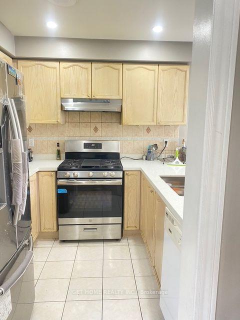 Photo 8 of 93 Tessler Crescent, Brampton, Brampton West — HOMEH