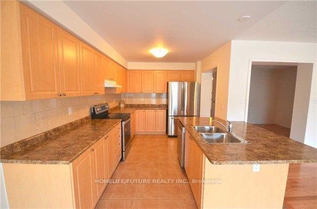 Photo 17 of 215 Windfields Farm Drive, Oshawa, Windfields — HOMEH