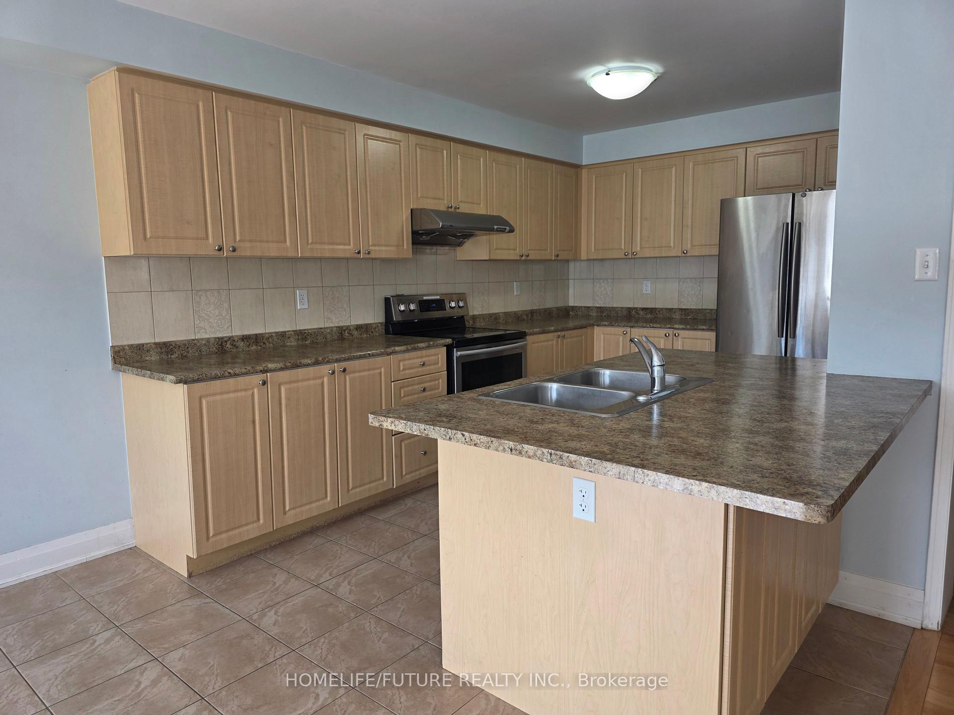 Photo 20 of 215 Windfields Farm Drive, Oshawa, Windfields — HOMEH