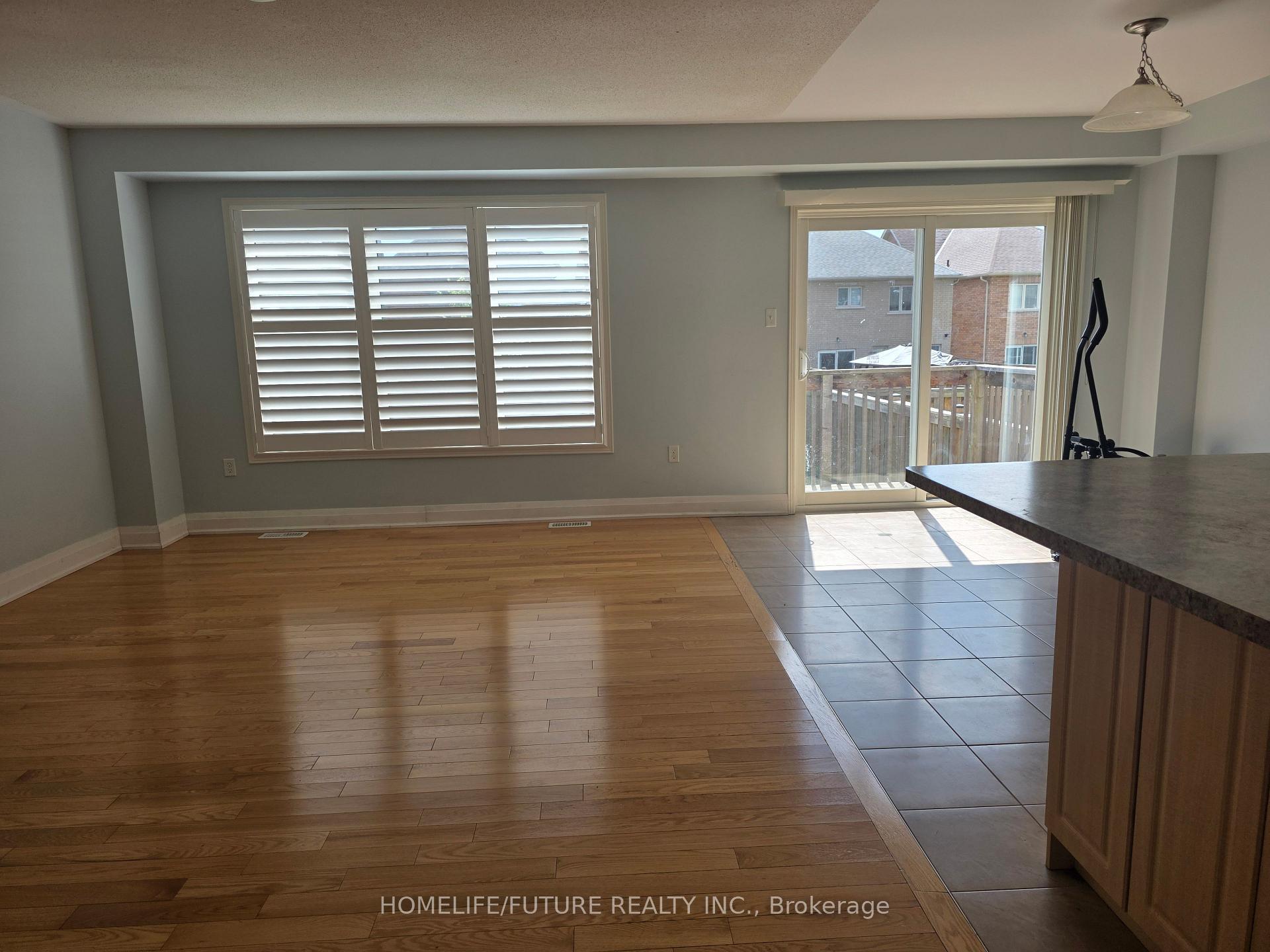 Photo 23 of 215 Windfields Farm Drive, Oshawa, Windfields — HOMEH