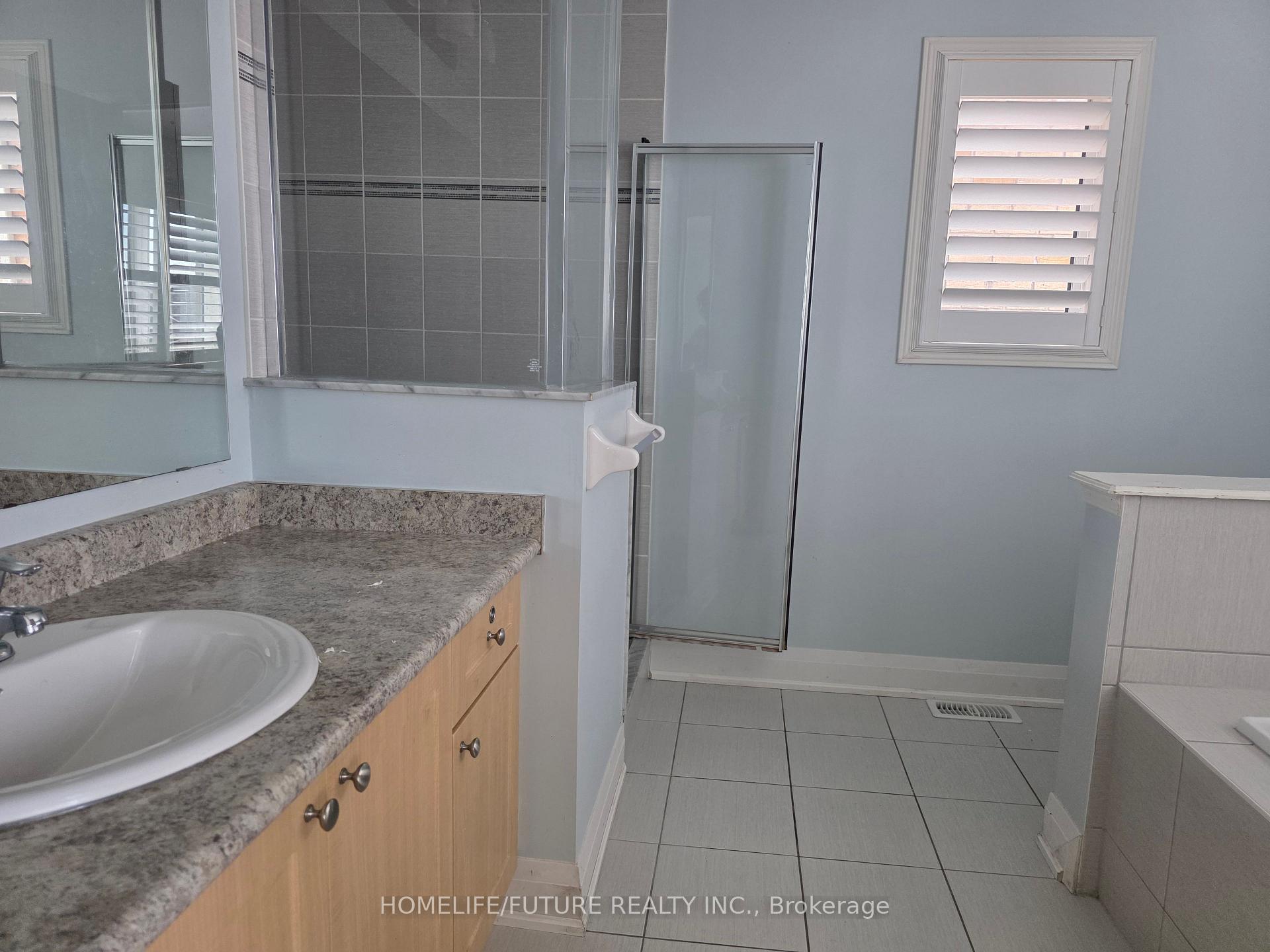 Photo 33 of 215 Windfields Farm Drive, Oshawa, Windfields — HOMEH