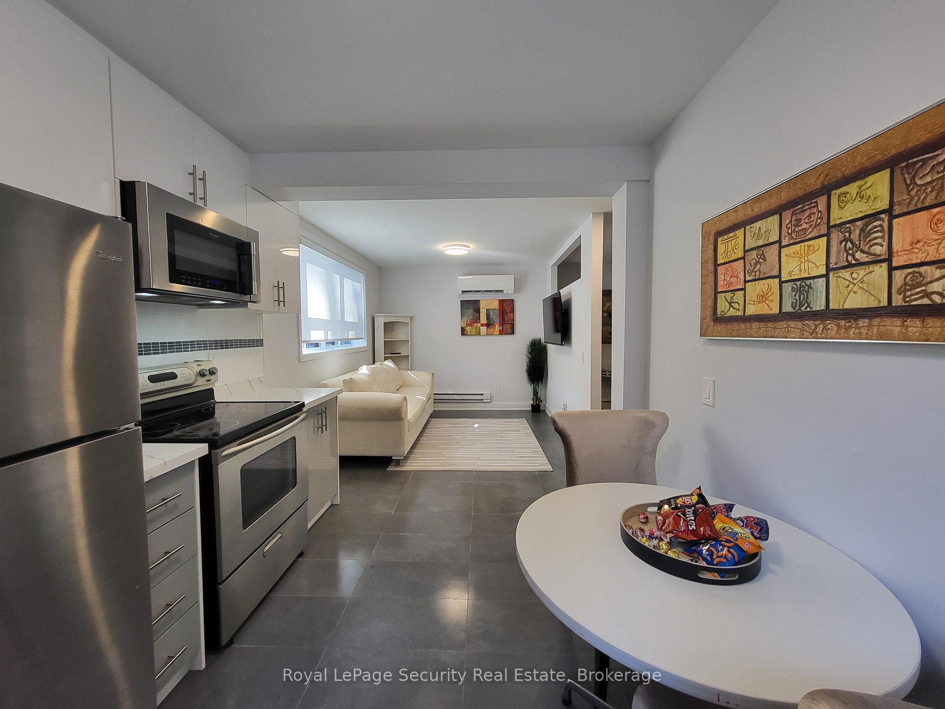 Photo 6 of Unit 2, 328 Lakeshore Road, Mississauga, Port Credit — HOMEH