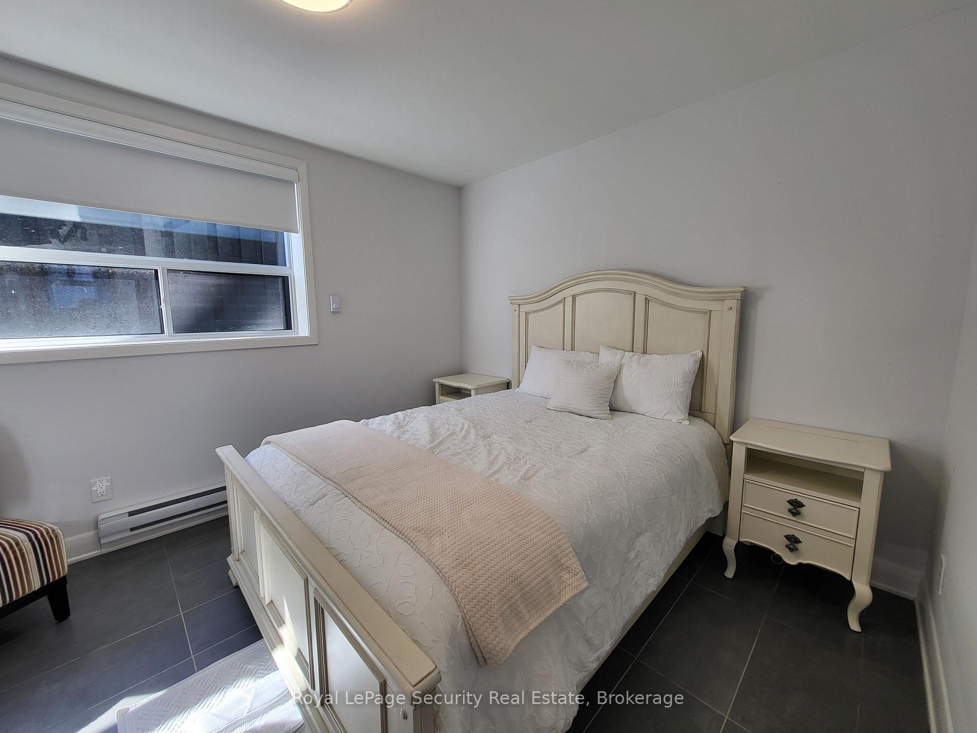 Photo 7 of Unit 2, 328 Lakeshore Road, Mississauga, Port Credit — HOMEH