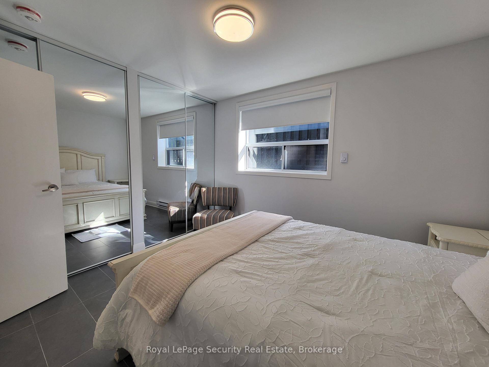 Photo 8 of Unit 2, 328 Lakeshore Road, Mississauga, Port Credit — HOMEH