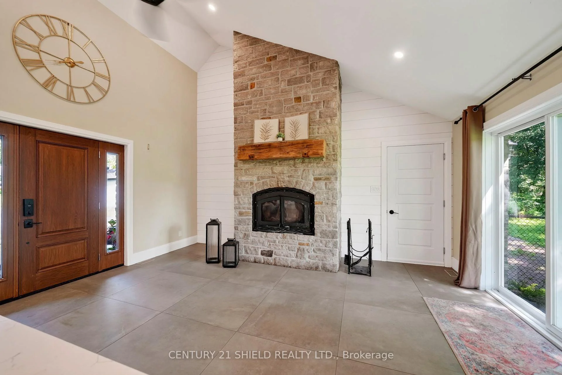 Photo 11 of 18322 Glen Road, South Glengarry, South Glengarry (Charlottenburgh) Twp — HOMEH