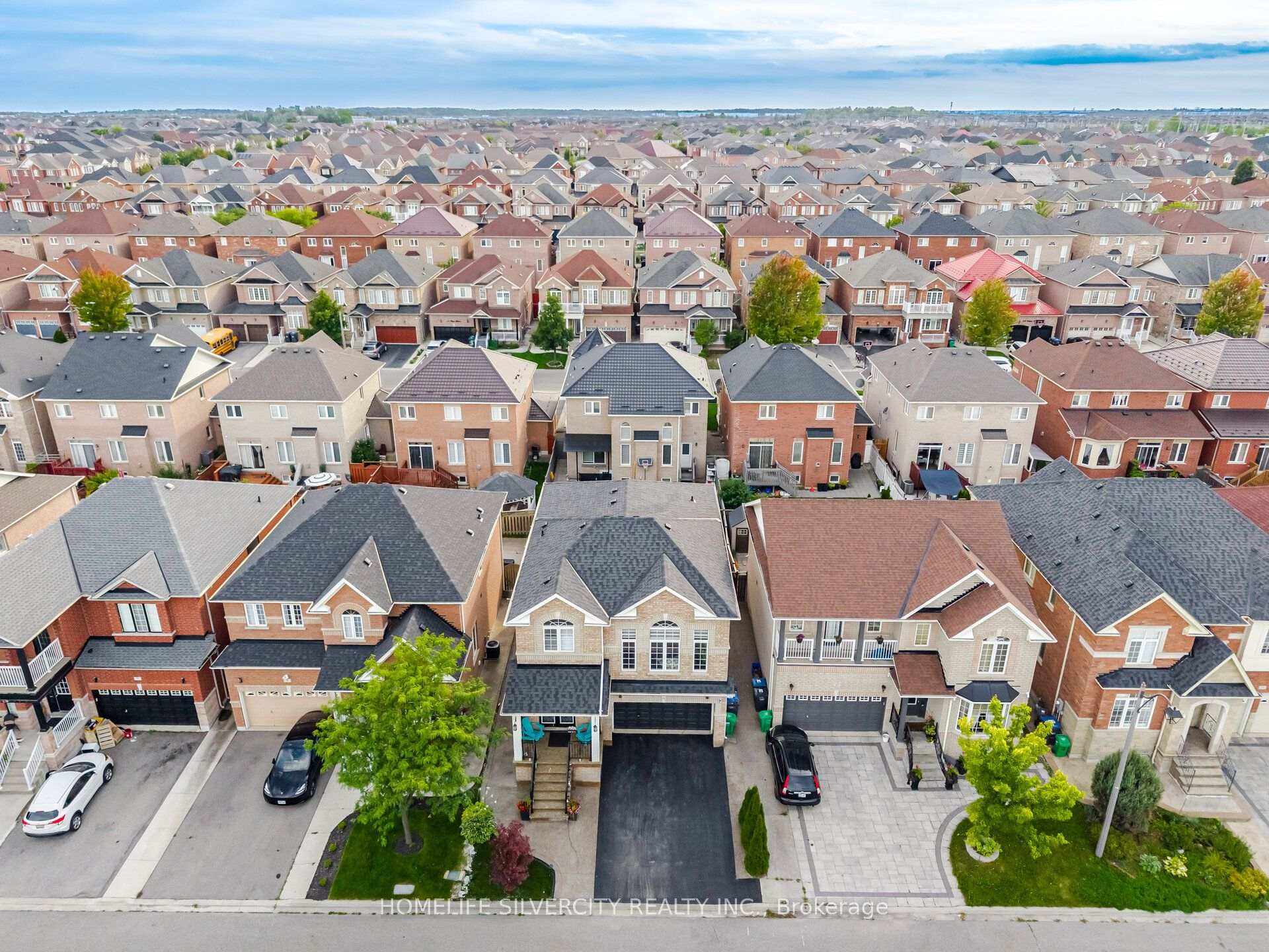 Photo 1 of 11 Swales Crescent, Brampton, Sandringham-Wellington — HOMEH
