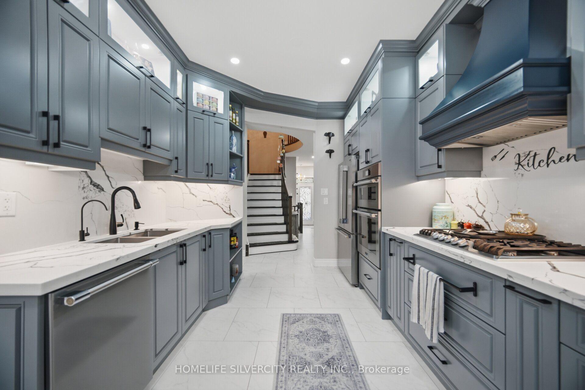 Photo 10 of 11 Swales Crescent, Brampton, Sandringham-Wellington — HOMEH