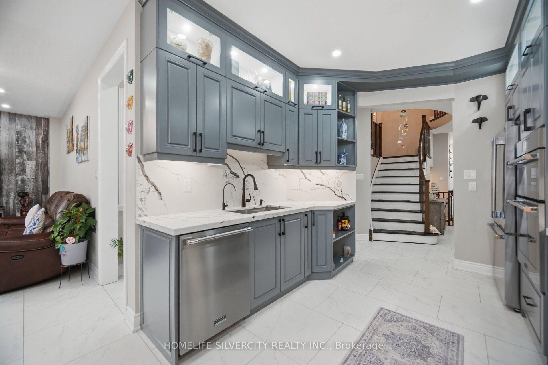 Photo 11 of 11 Swales Crescent, Brampton, Sandringham-Wellington — HOMEH
