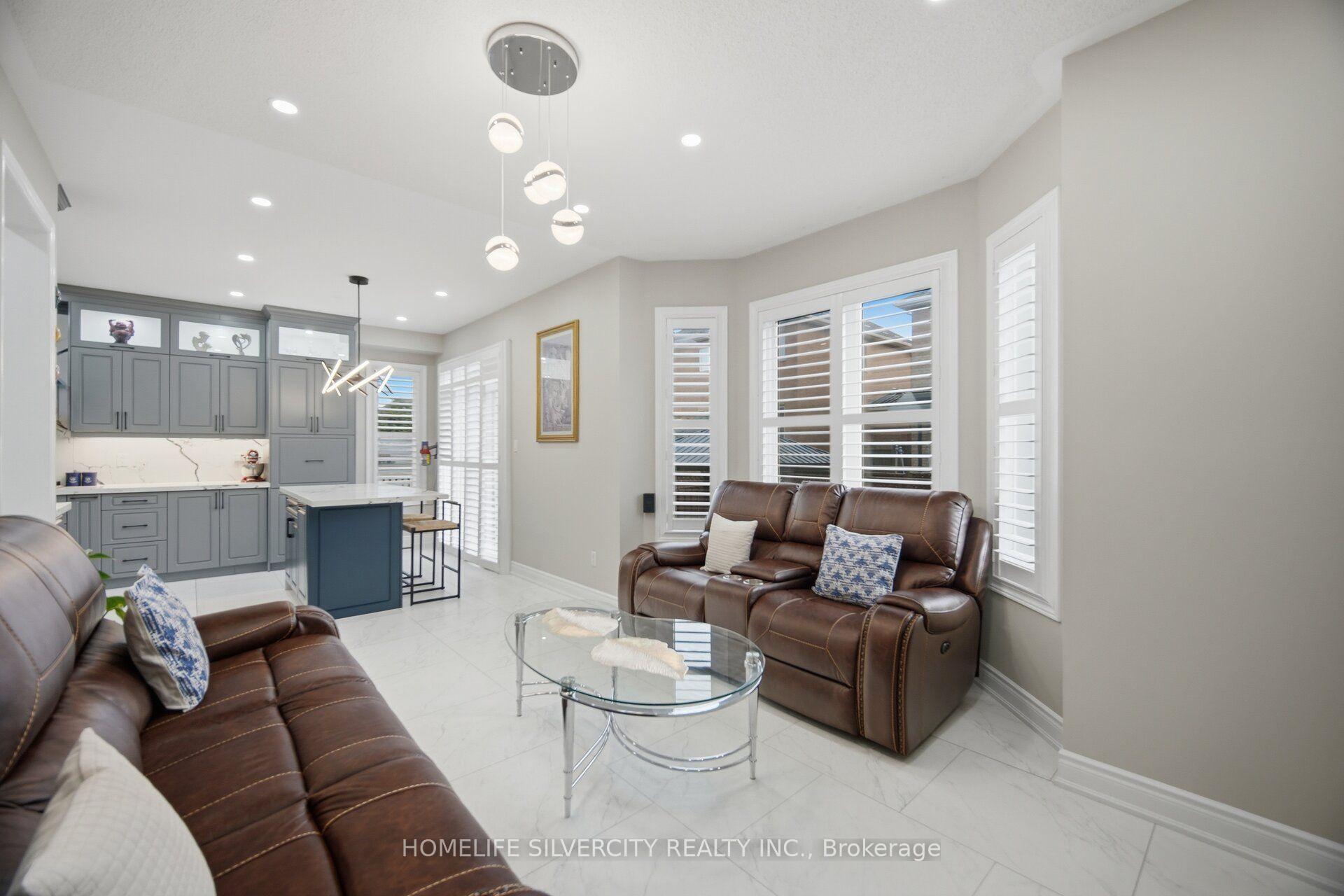 Photo 15 of 11 Swales Crescent, Brampton, Sandringham-Wellington — HOMEH