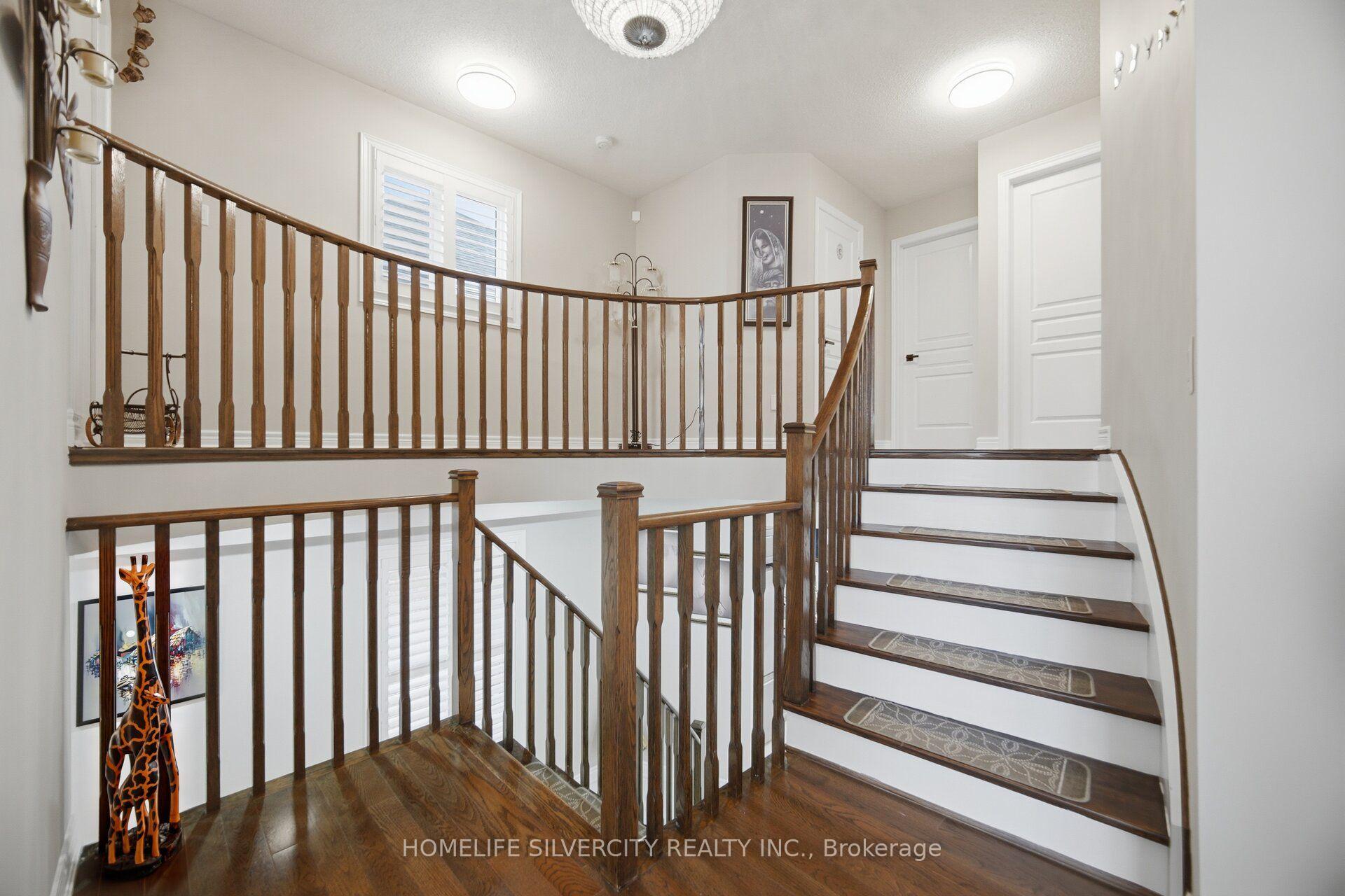 Photo 18 of 11 Swales Crescent, Brampton, Sandringham-Wellington — HOMEH