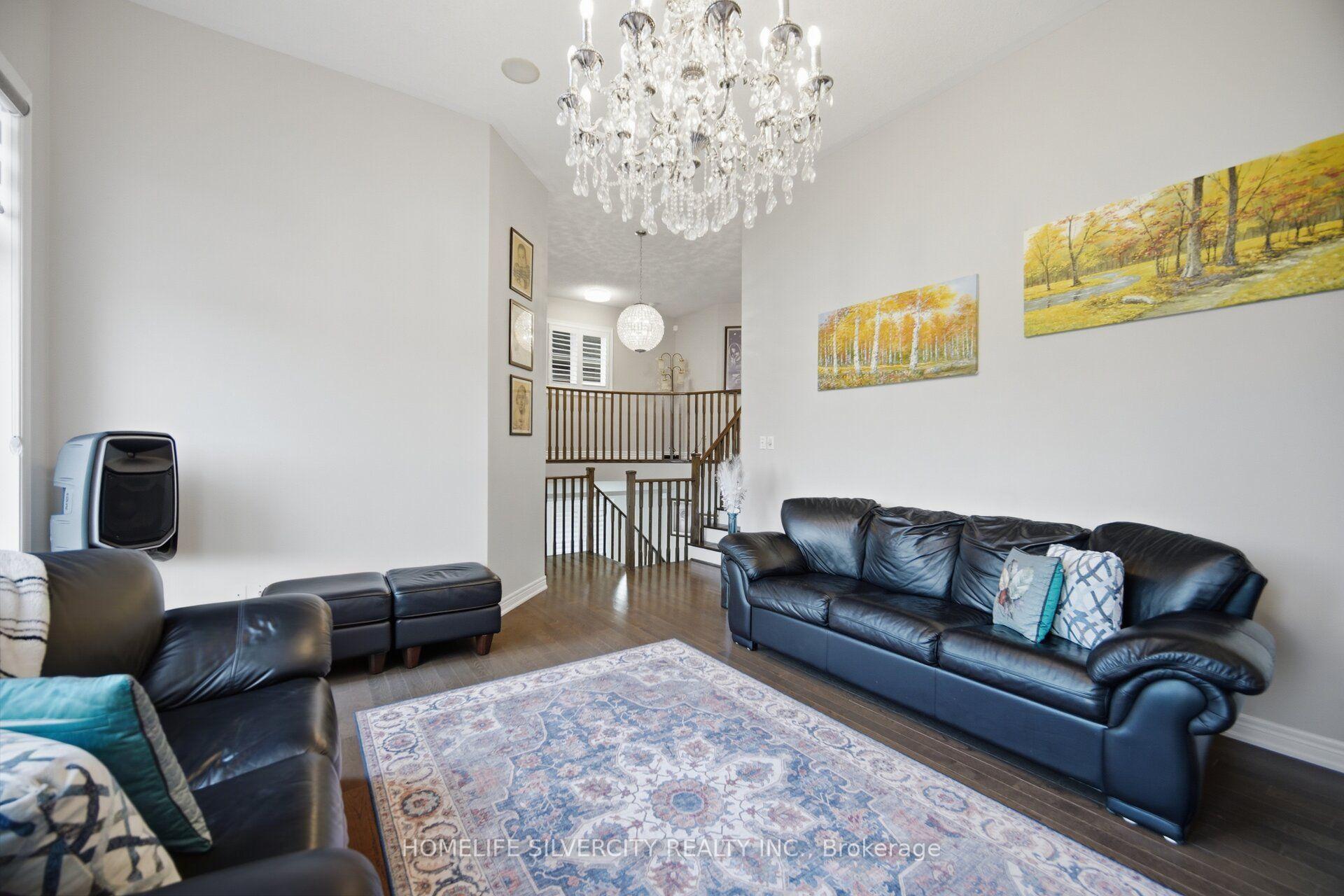Photo 21 of 11 Swales Crescent, Brampton, Sandringham-Wellington — HOMEH