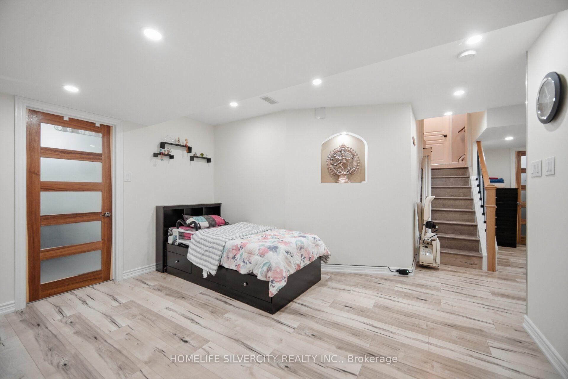 Photo 36 of 11 Swales Crescent, Brampton, Sandringham-Wellington — HOMEH