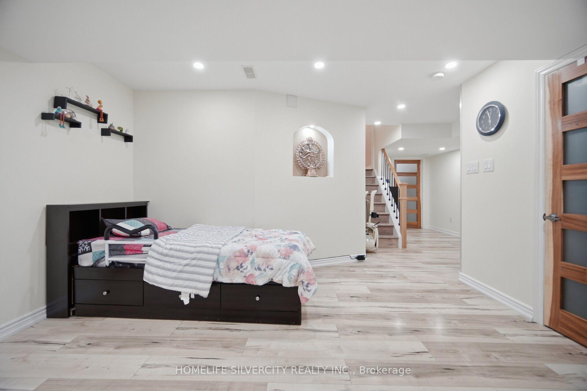 Photo 37 of 11 Swales Crescent, Brampton, Sandringham-Wellington — HOMEH