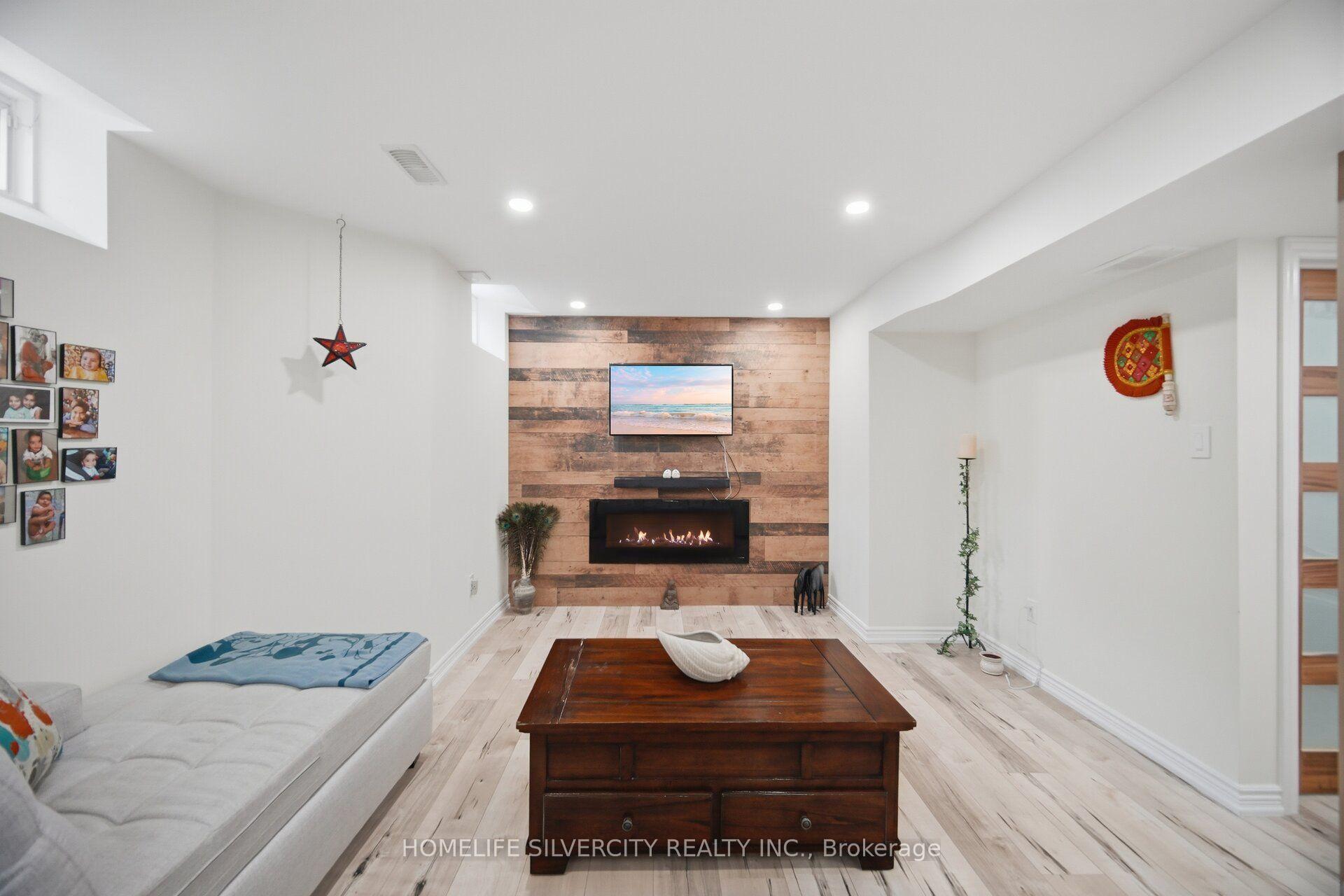 Photo 40 of 11 Swales Crescent, Brampton, Sandringham-Wellington — HOMEH