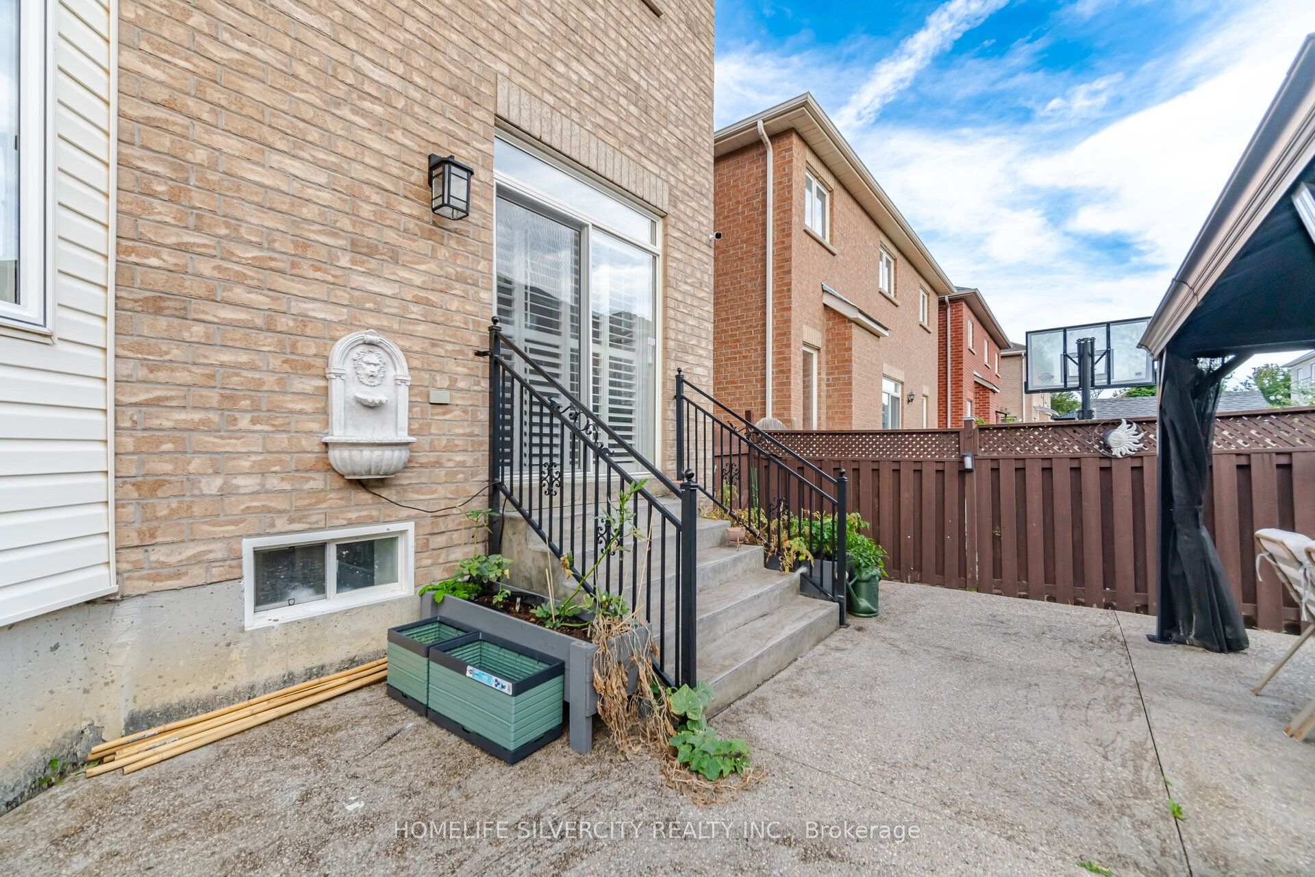 Photo 46 of 11 Swales Crescent, Brampton, Sandringham-Wellington — HOMEH