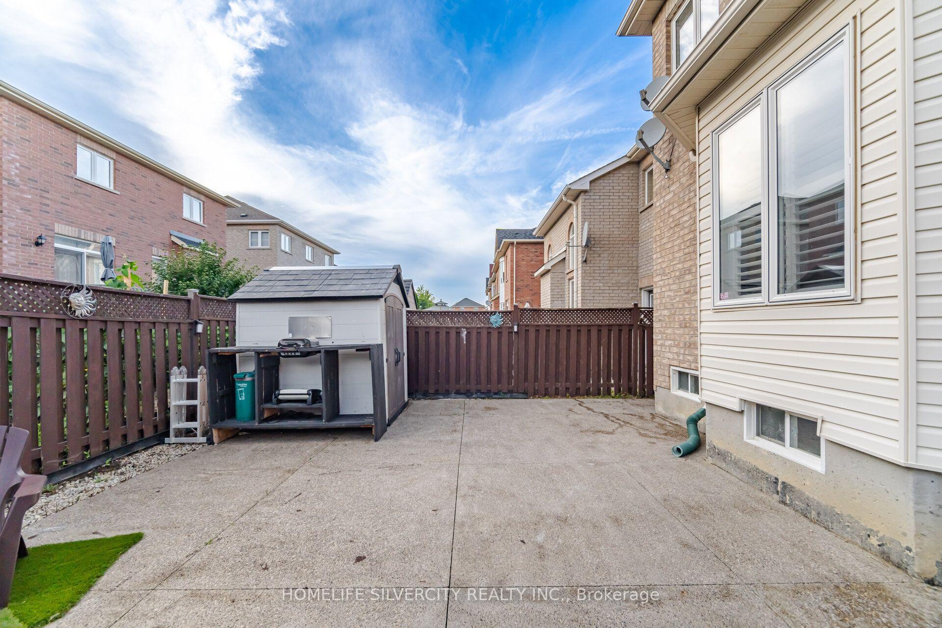Photo 48 of 11 Swales Crescent, Brampton, Sandringham-Wellington — HOMEH