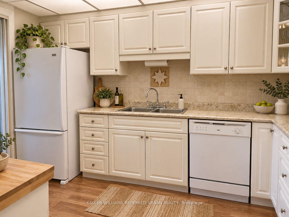 Photo 5 of Unit 306, 14 Neilson Drive, Etobicoke, Markland Wood — HOMEH