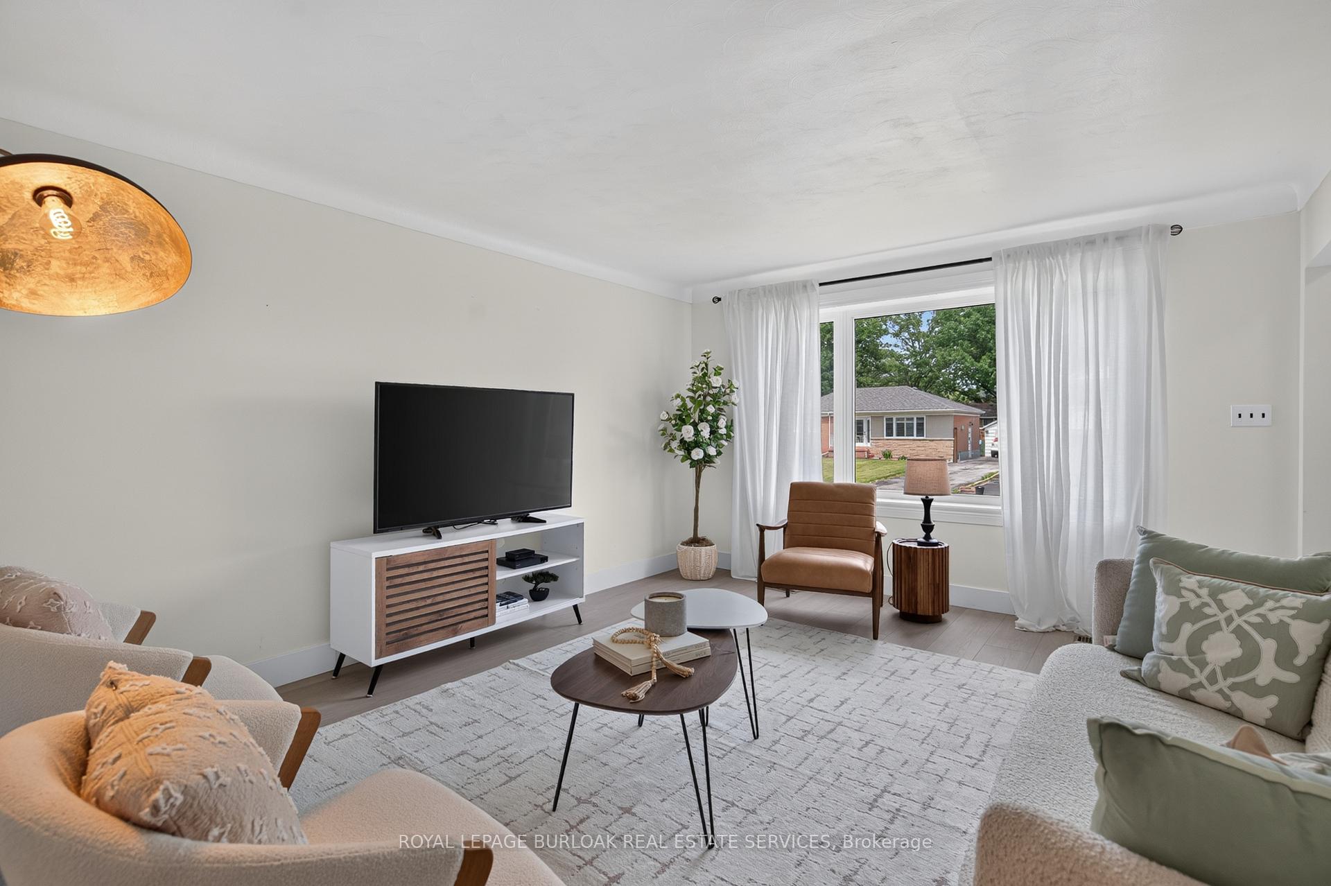 Photo 2 of 236 Hammersmith Court, Burlington, Appleby — HOMEH