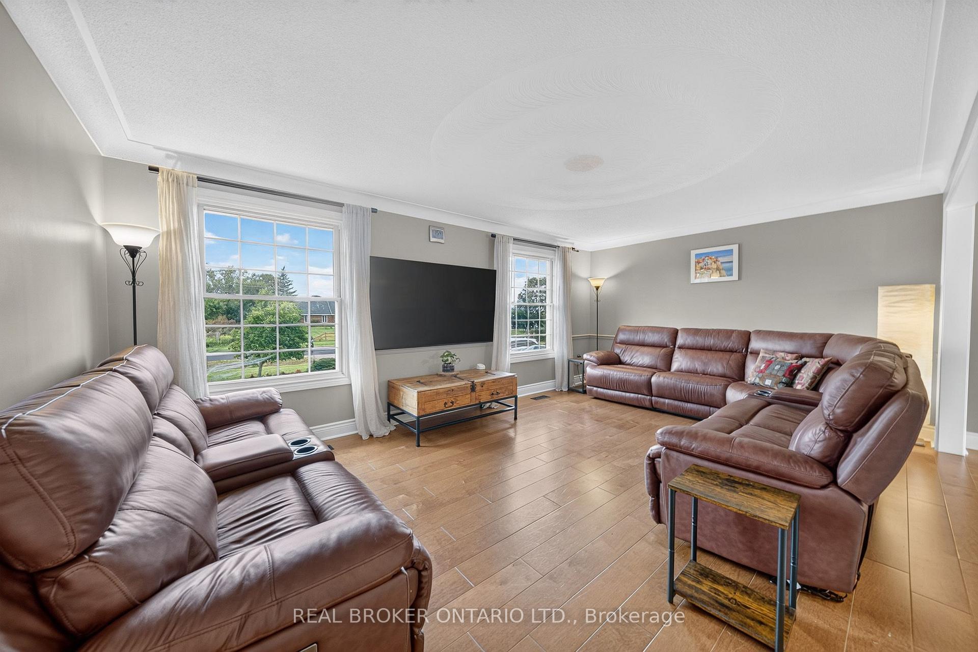 Photo 11 of 4202 Sideroad 1, Burlington, Rural Burlington — HOMEH