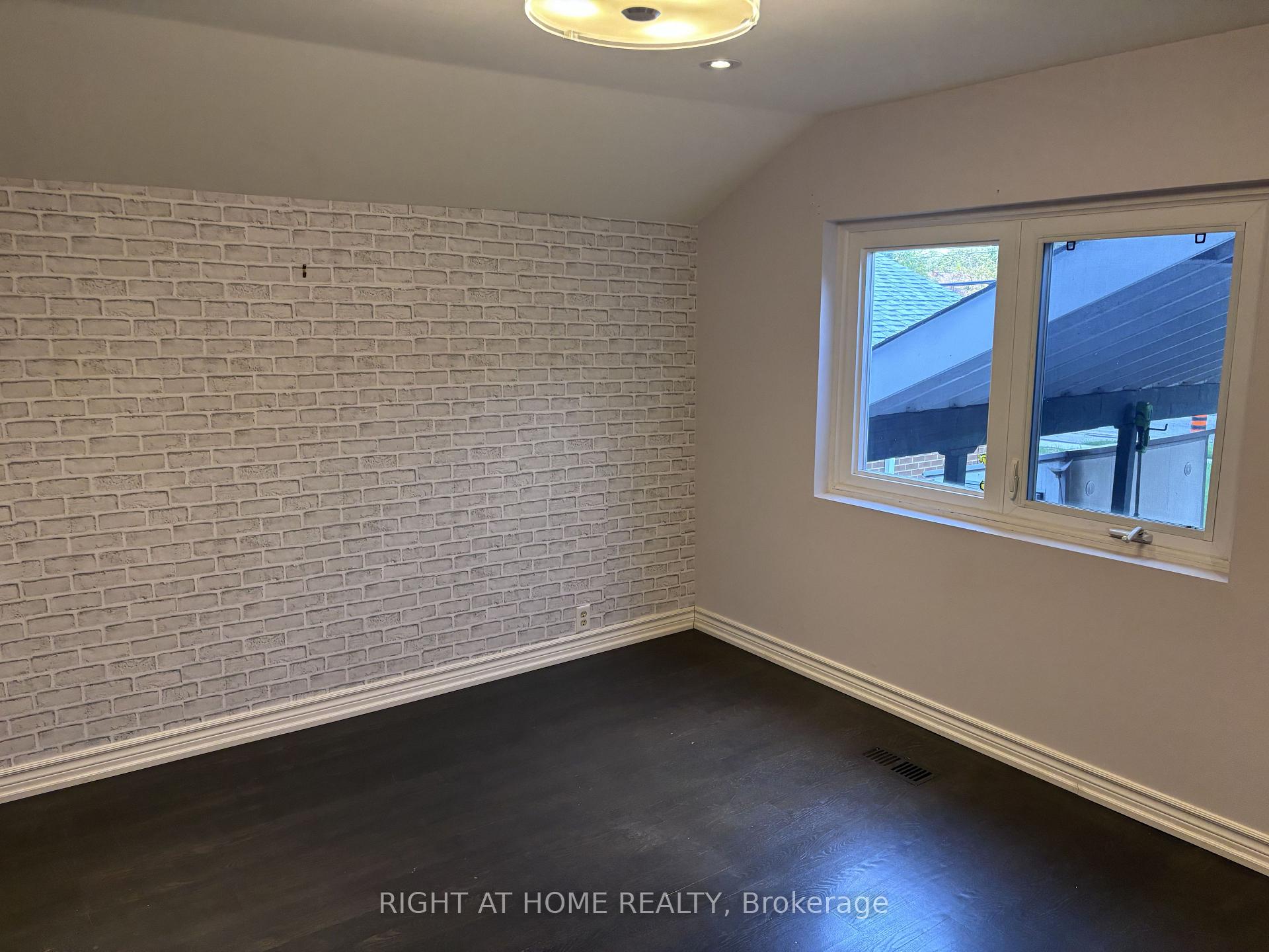 Photo 3 of 60 Brookridge Drive, Scarborough, Bendale — HOMEH
