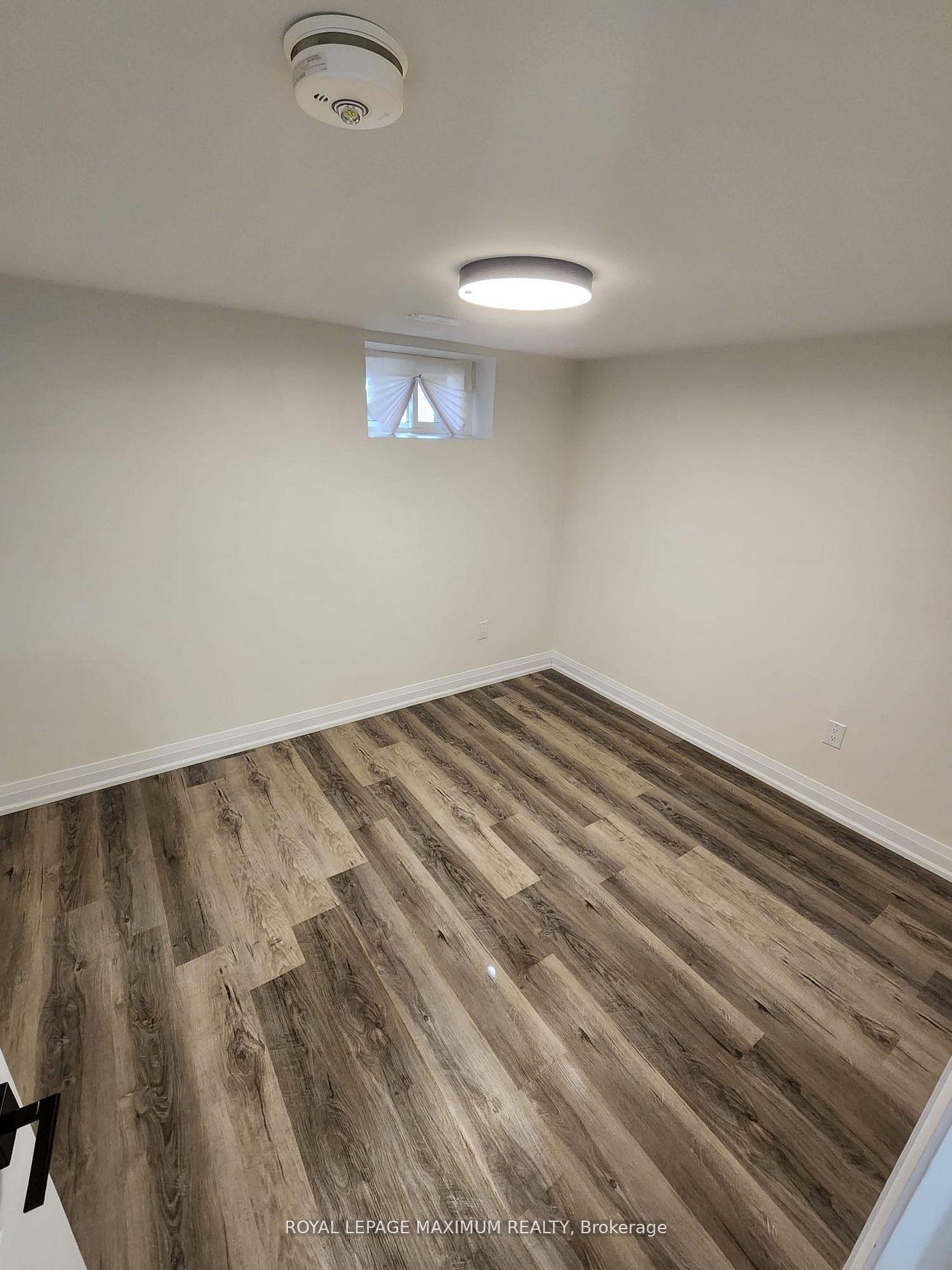 Photo 9 of Unit Upper Level, 8 Lawrence Crescent, Brampton, Bram East — HOMEH