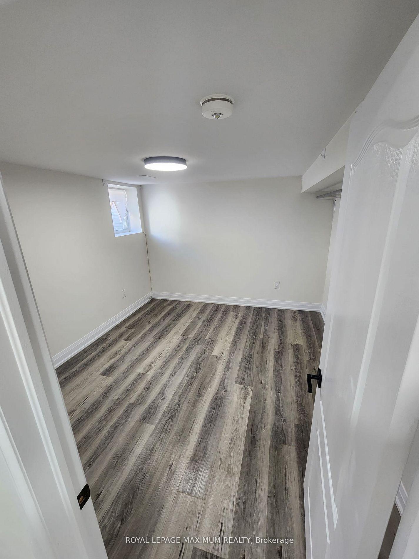 Photo 13 of Unit Upper Level, 8 Lawrence Crescent, Brampton, Bram East — HOMEH