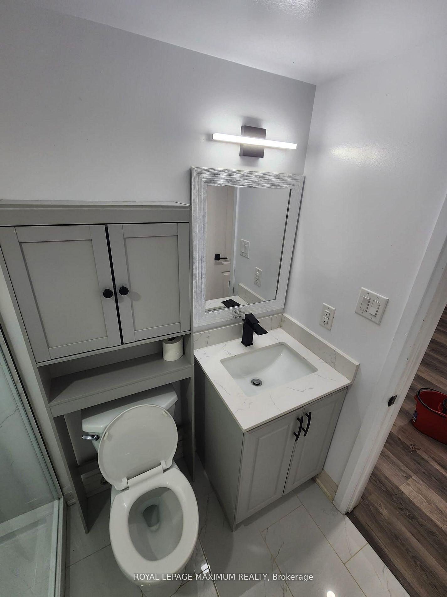 Photo 15 of Unit Upper Level, 8 Lawrence Crescent, Brampton, Bram East — HOMEH