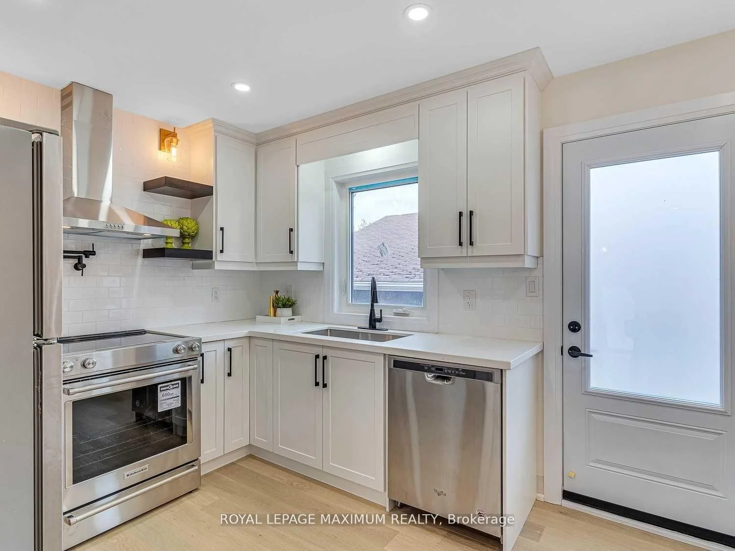 Photo 16 of Unit Upper Level, 8 Lawrence Crescent, Brampton, Bram East — HOMEH