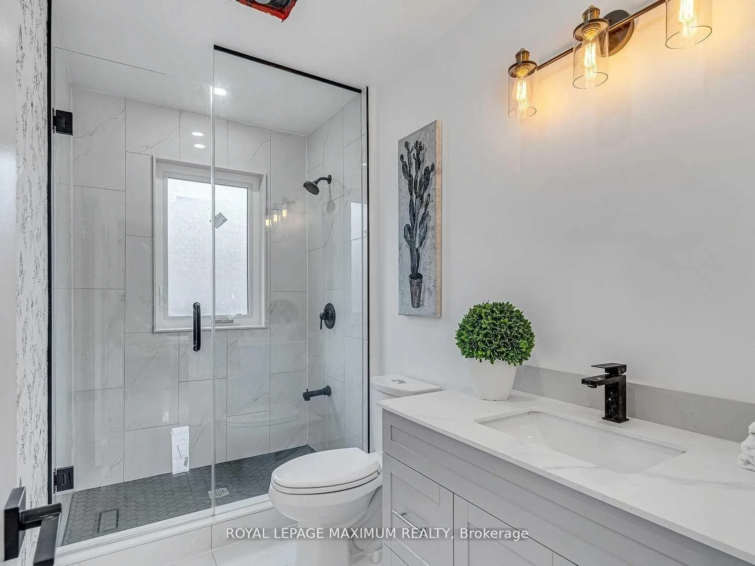 Photo 22 of Unit Upper Level, 8 Lawrence Crescent, Brampton, Bram East — HOMEH