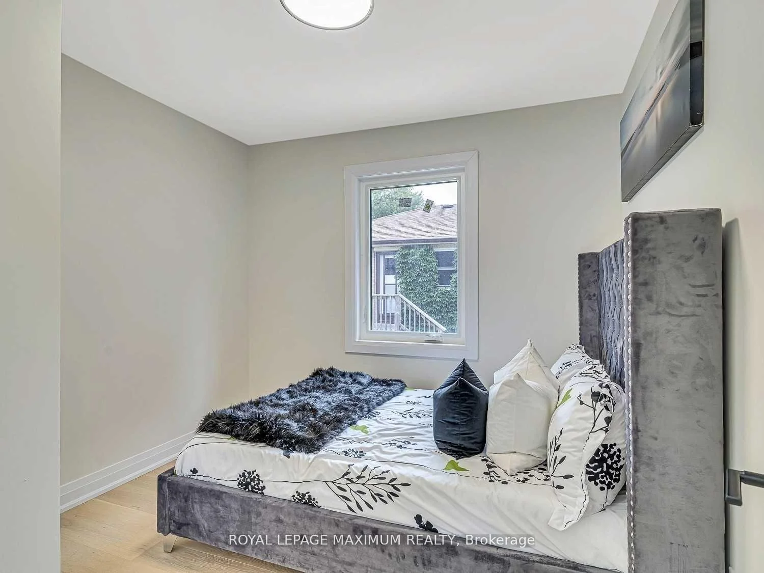 Photo 24 of Unit Upper Level, 8 Lawrence Crescent, Brampton, Bram East — HOMEH