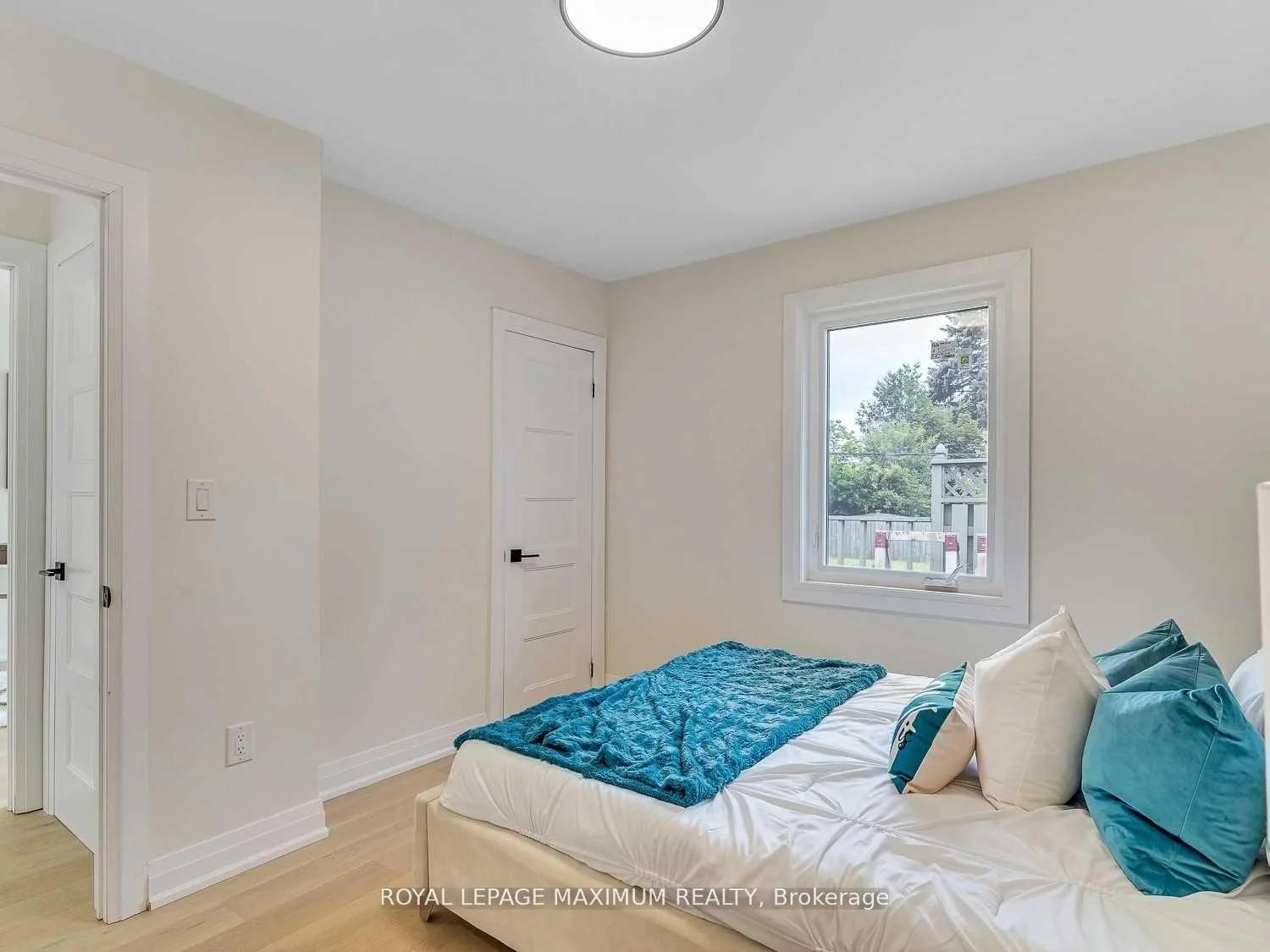 Photo 26 of Unit Upper Level, 8 Lawrence Crescent, Brampton, Bram East — HOMEH