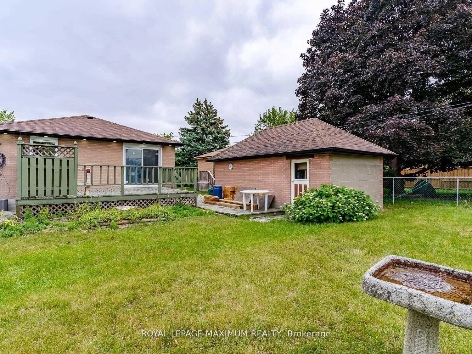 Photo 30 of Unit Upper Level, 8 Lawrence Crescent, Brampton, Bram East — HOMEH
