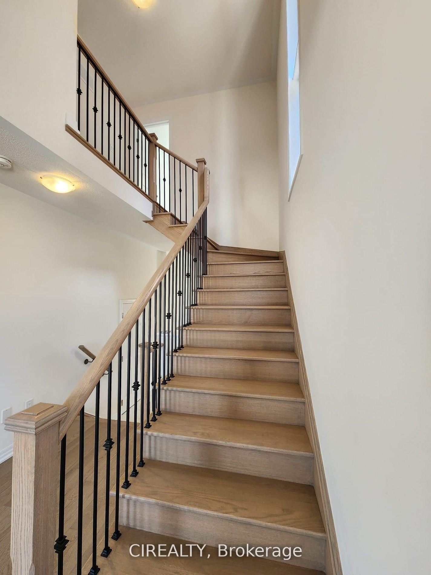 Photo 5 of 170 William Booth Avenue, Newmarket, Woodland Hill — HOMEH