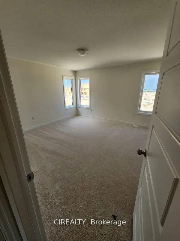 Photo 10 of 170 William Booth Avenue, Newmarket, Woodland Hill — HOMEH