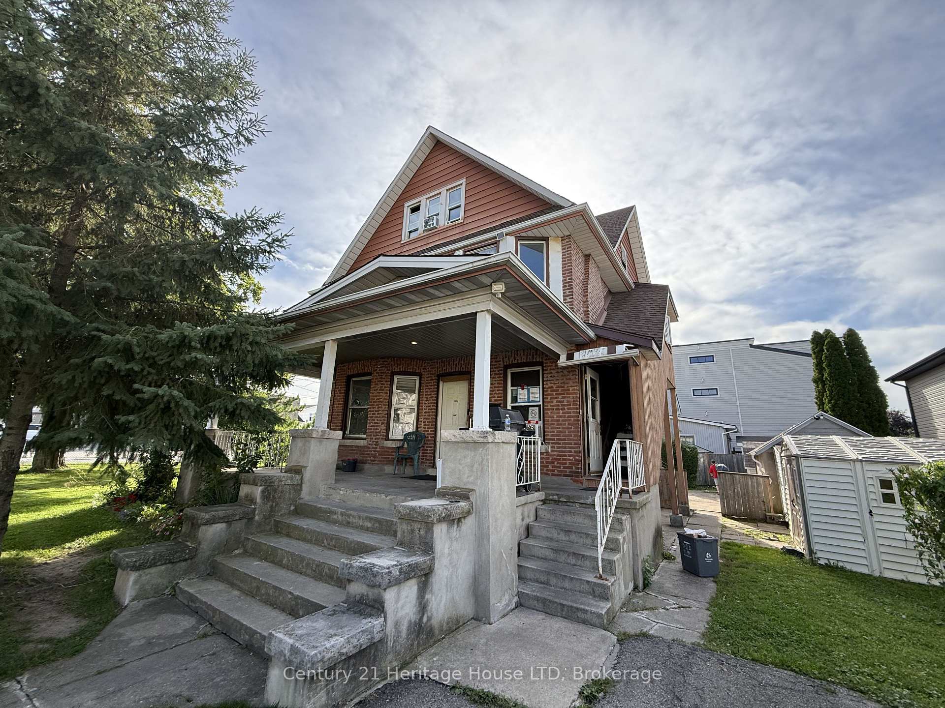 Photo 3 of 31 Pine Street N, Thorold, Thorold Downtown — HOMEH