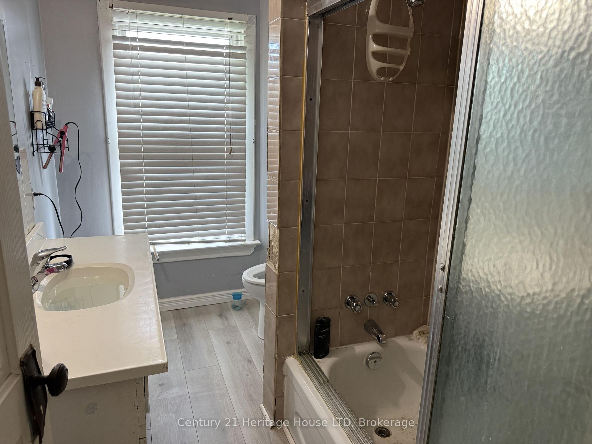 Photo 8 of 31 Pine Street N, Thorold, Thorold Downtown — HOMEH