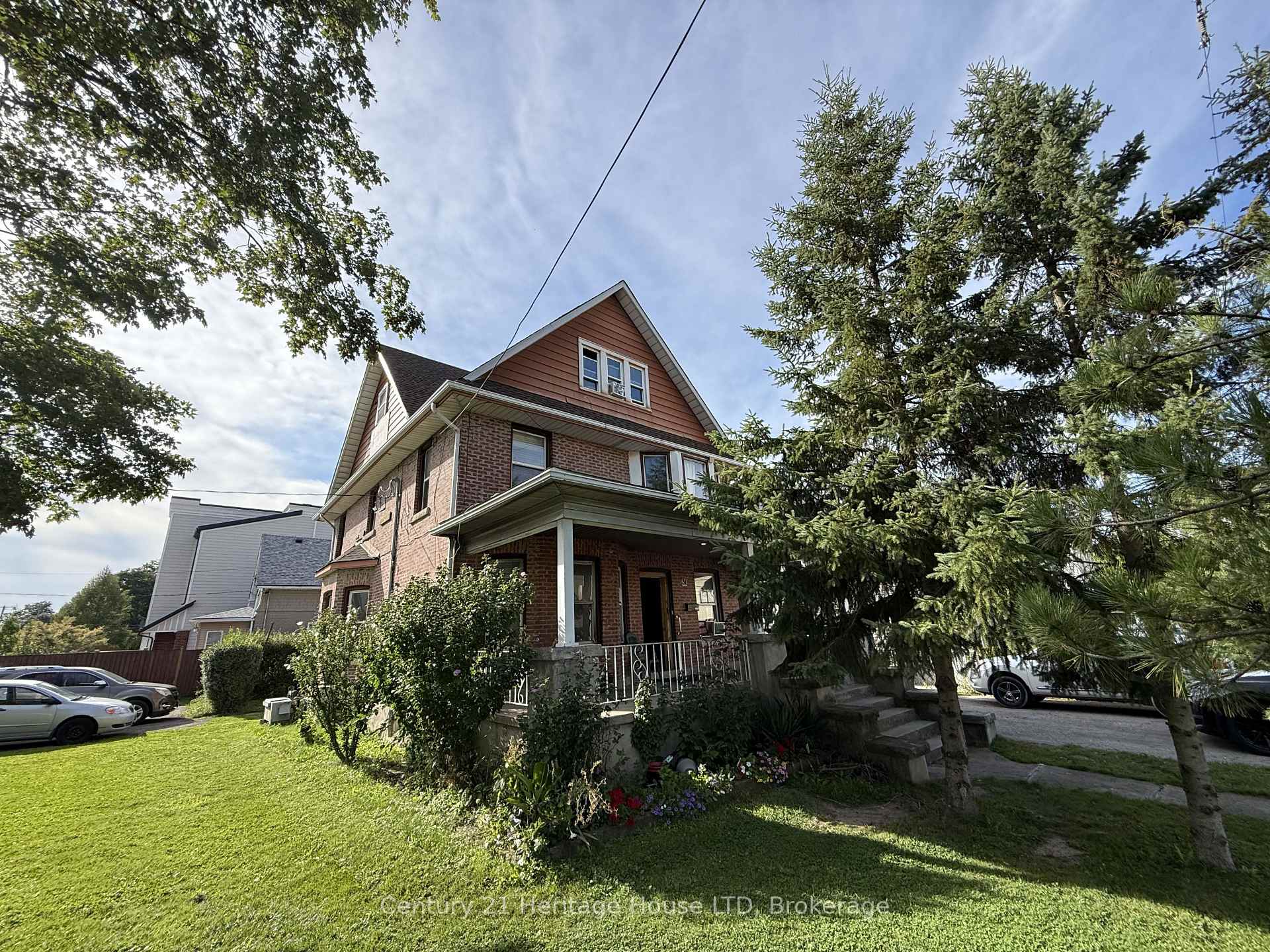 Photo 11 of 31 Pine Street N, Thorold, Thorold Downtown — HOMEH