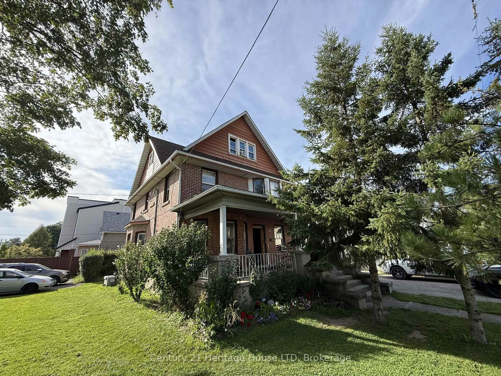 Photo 13 of 31 Pine Street N, Thorold, Thorold Downtown — HOMEH