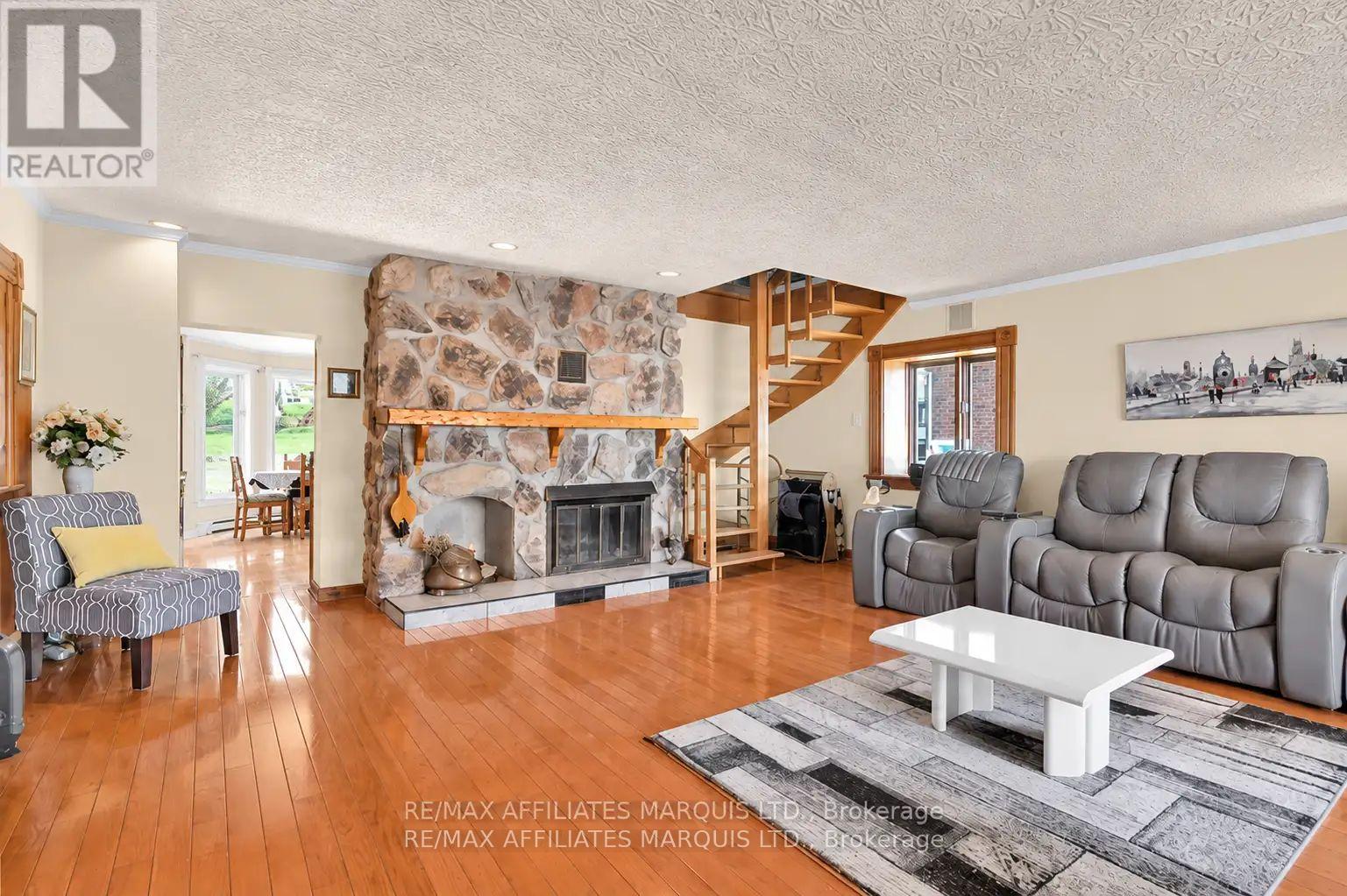 Photo 5 of 19564 County Rd 2, South Glengarry, South Glengarry (Charlottenburgh) Twp — HOMEH