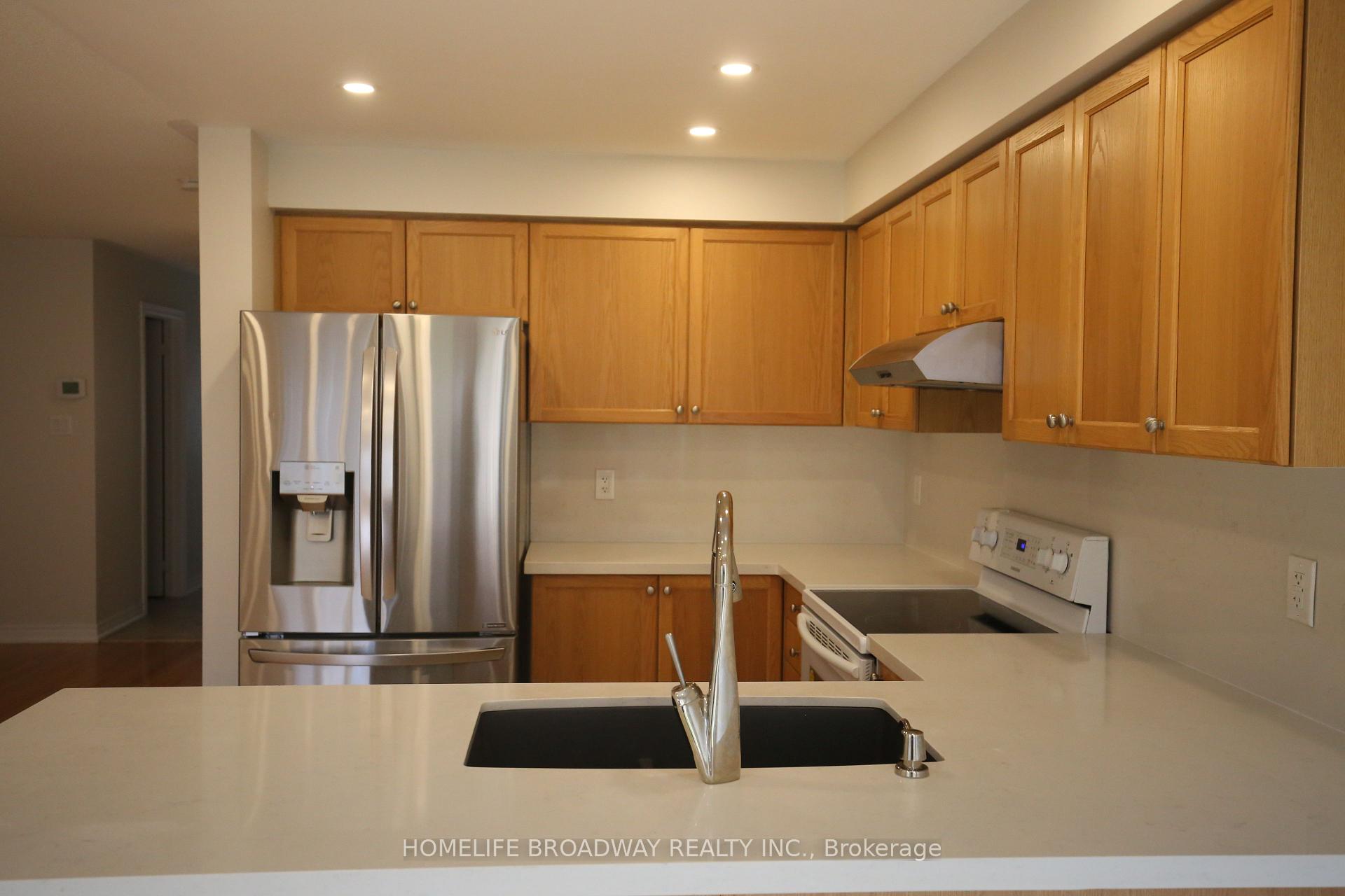 Photo 4 of 21 Barli Crescent, Vaughan, Patterson — HOMEH