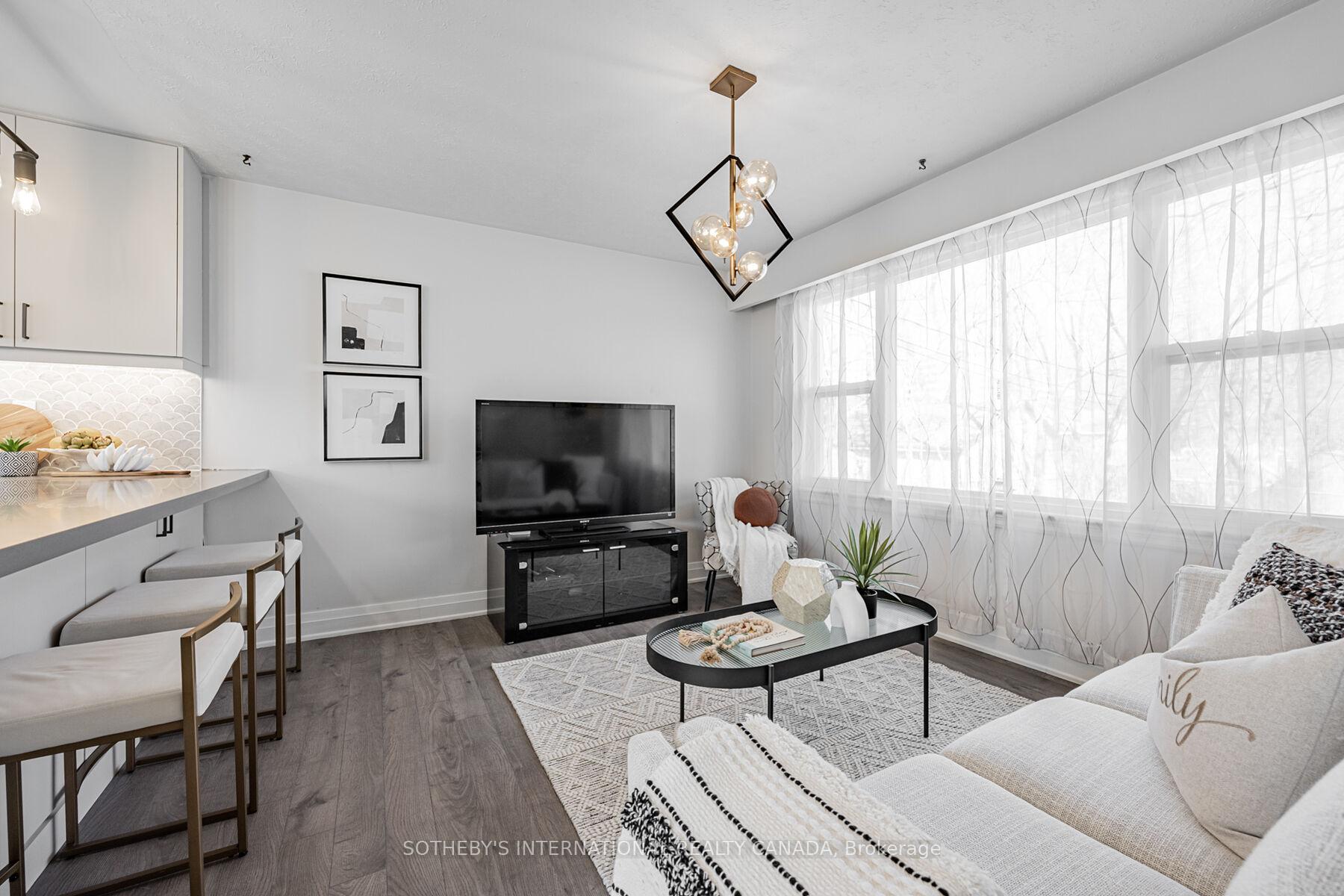 Photo 4 of 4075A Lawrence Avenue E, Scarborough, West Hill — HOMEH