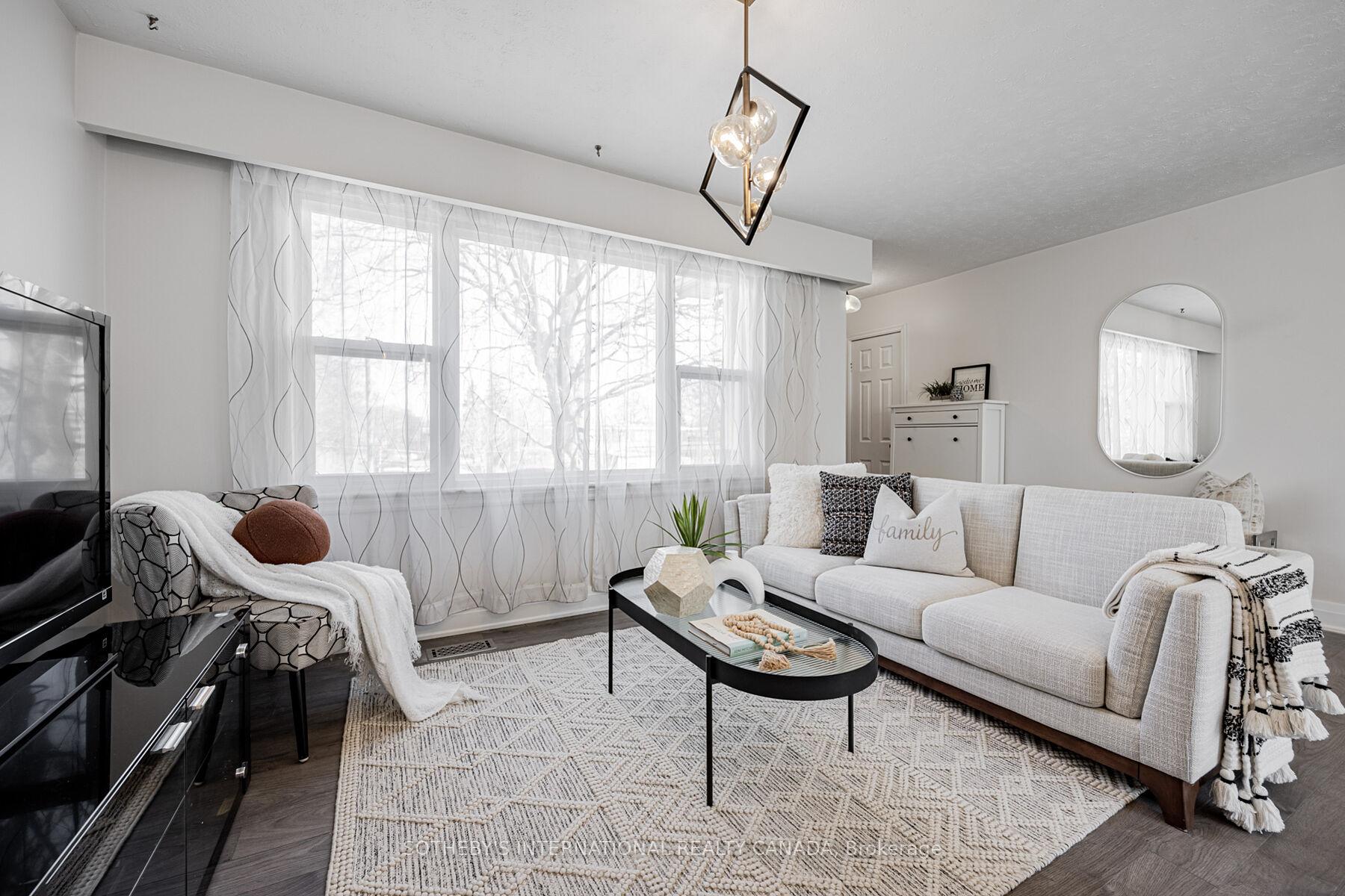 Photo 7 of 4075A Lawrence Avenue E, Scarborough, West Hill — HOMEH