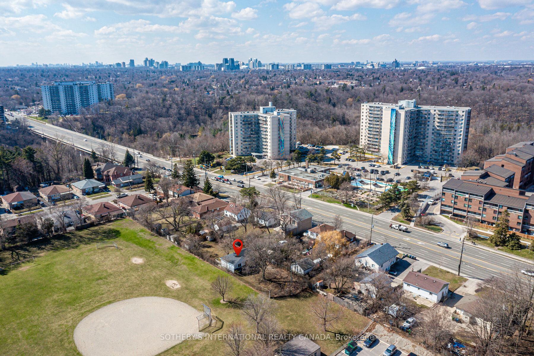 Photo 24 of 4075A Lawrence Avenue E, Scarborough, West Hill — HOMEH