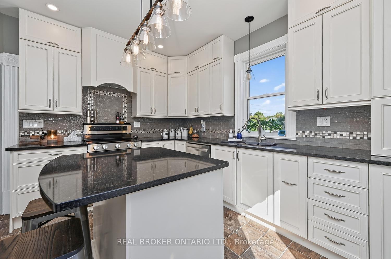 Photo 16 of 27 Abel Street, Smiths Falls, Smiths Falls — HOMEH