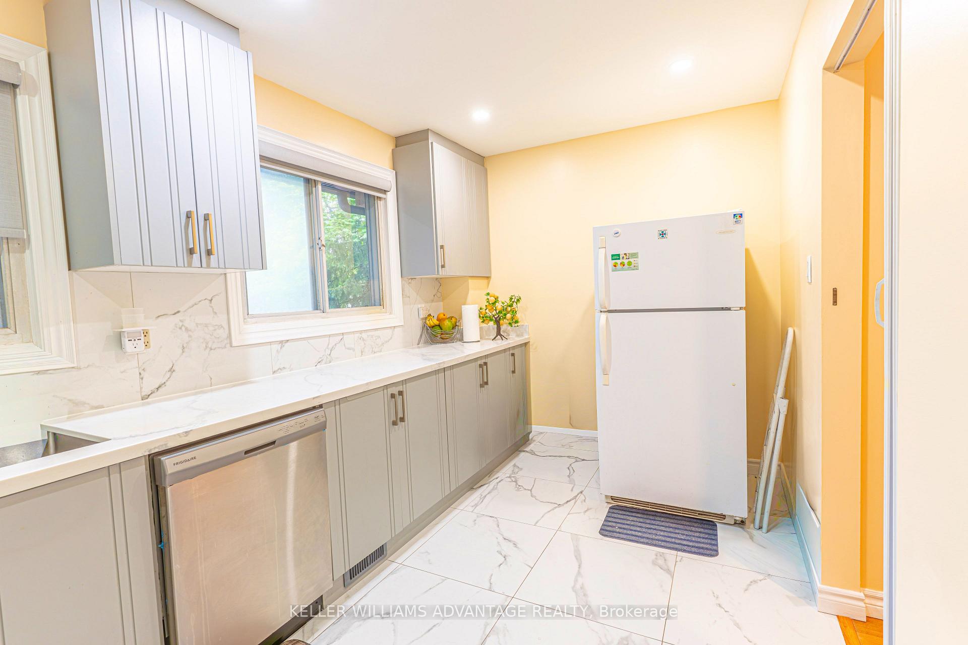 Photo 9 of 174 Homestead Road, Scarborough, West Hill — HOMEH