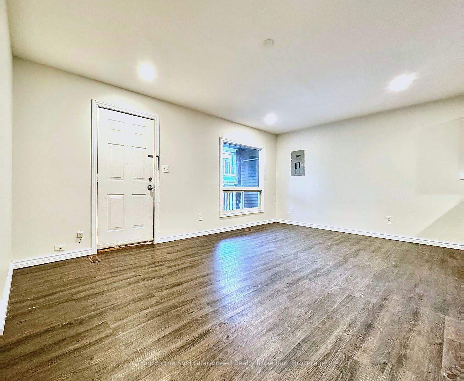 Photo 4 of Unit Upper (B), 59 Queenston Street, St. Catharines, E. Chester — HOMEH